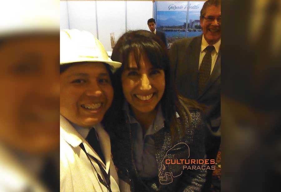 En exposición de la Máquina del Tiempo de Paracas con la Ministra de Turismo Magali Silva Velarde-Álvarez