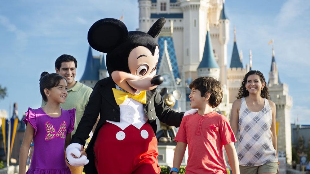 Disneyland reabrirá sus puertas tras el cierre más largo de su historia